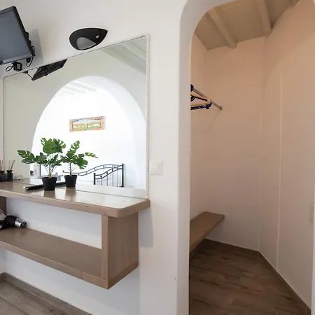 Apostolis Windmill * Psarrou